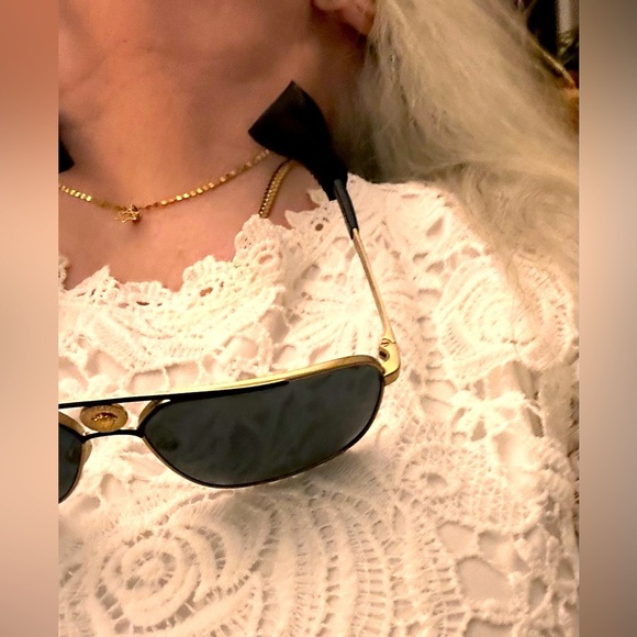 🔥VERSACE AUTH SUNGLASSES WITH ATTACHMENTS TO HANG OFF NECK FULL INCLUSION - Picture 3 of 13